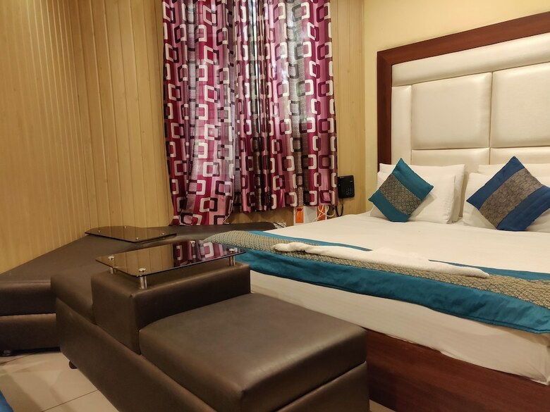 Hotel The Grand Hill