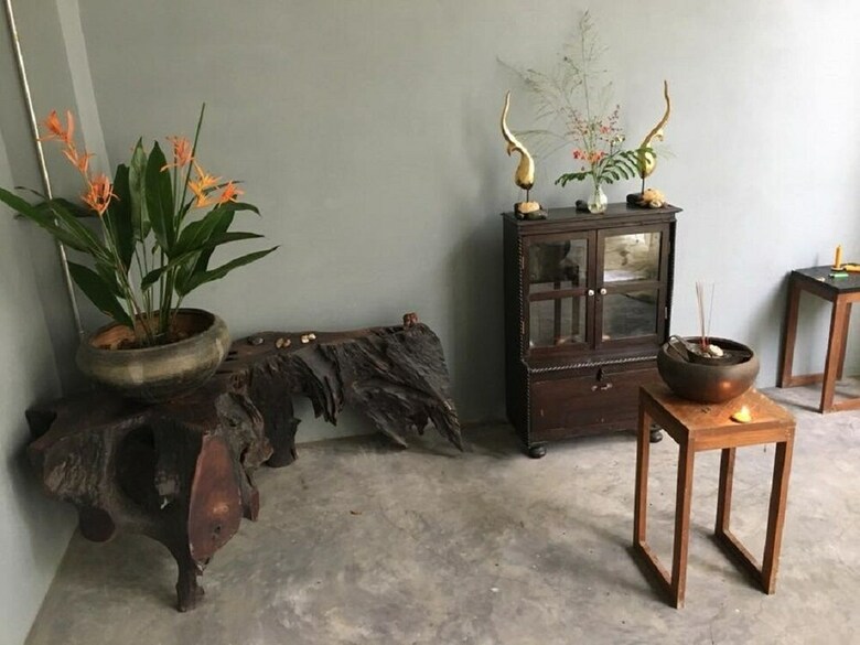 Hotel Middle Path Retreat