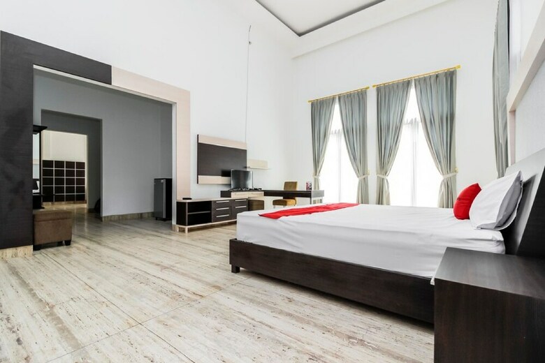 Hotel Reddoorz Plus Near Ragunan Zoo