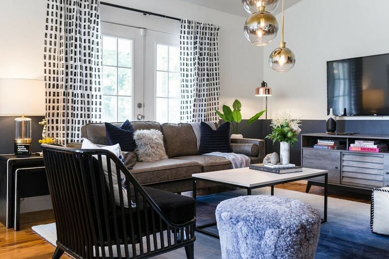 Domio Germantown Massive 8br Comprised Of 2 4br Suites