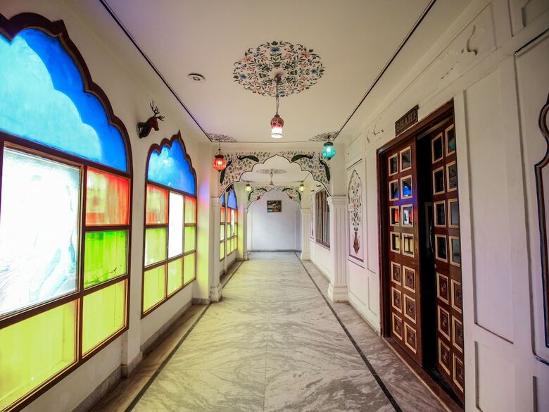 Hotel Oyo 15214 Mahal Rajwada Resort