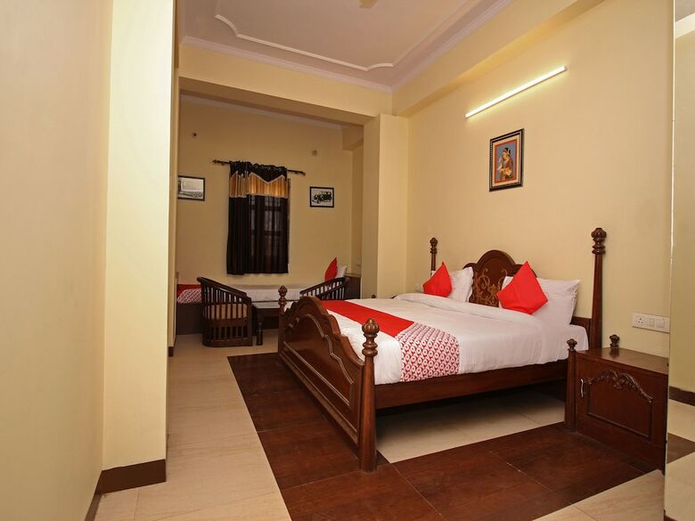 Hotel Oyo 15214 Mahal Rajwada Resort