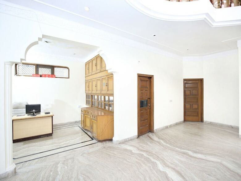 Apartamentos Oyo 16130 The Corner House