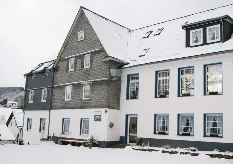 B&B Am Knittenberg - Near Skiliftkarussell Winterberg