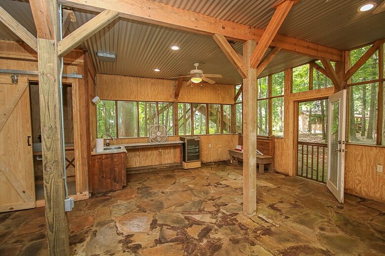 Cora's Cabins