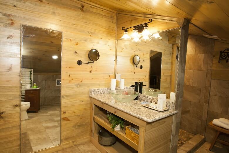 Cora's Cabins
