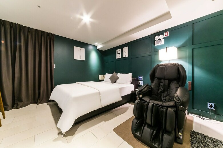 Nine Hotel