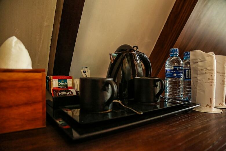 Hotel Liyya Water Villas