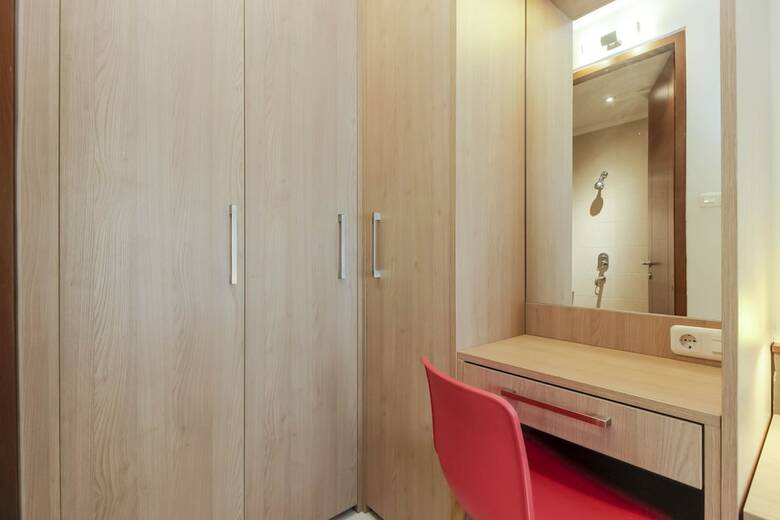 Hotel Reddoorz Syariah Plus @ Jatibening