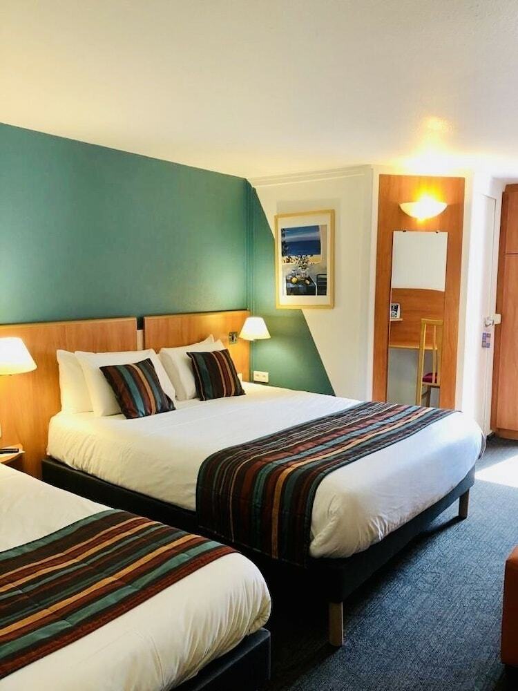 Hotel Kyriad Les Ulis