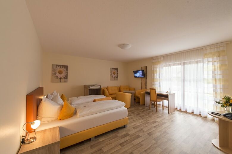 Familienhotel Friedrichshof Gmbh