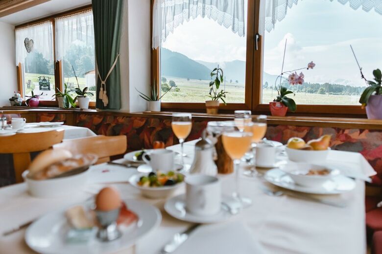 Hostal Hotel Restaurant Alpenrose