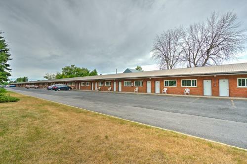 Motel R-100