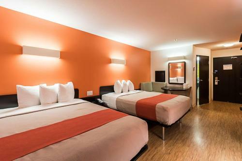 Motel 6 - Moosomin