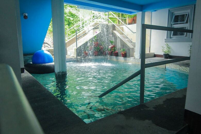 Hotel 247 Balikbayan Fun Resort