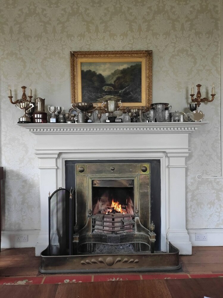 Hotel Tyrella House
