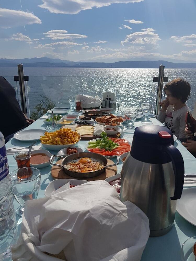 Hotel Serdivan Konak Otel Narli Tesisleri