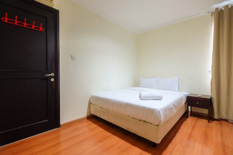 Spacious Riverside Pluit Apartment