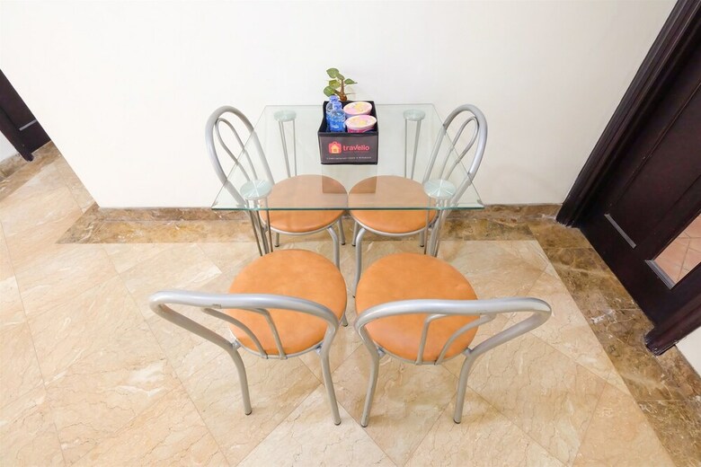 Spacious Riverside Pluit Apartment