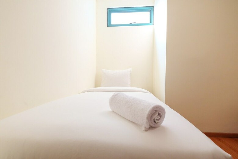 Spacious Riverside Pluit Apartment