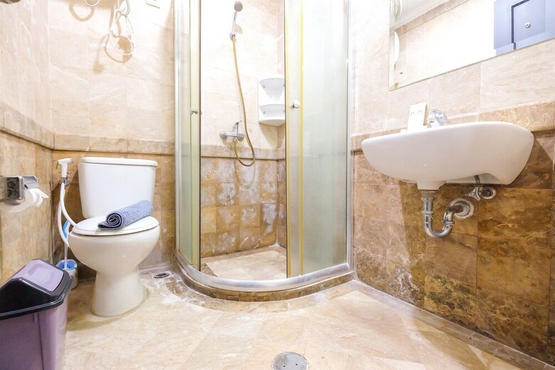Spacious Riverside Pluit Apartment