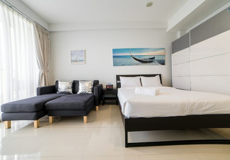 Mountain View Studio @ Dago Suites Apartment With Balcony