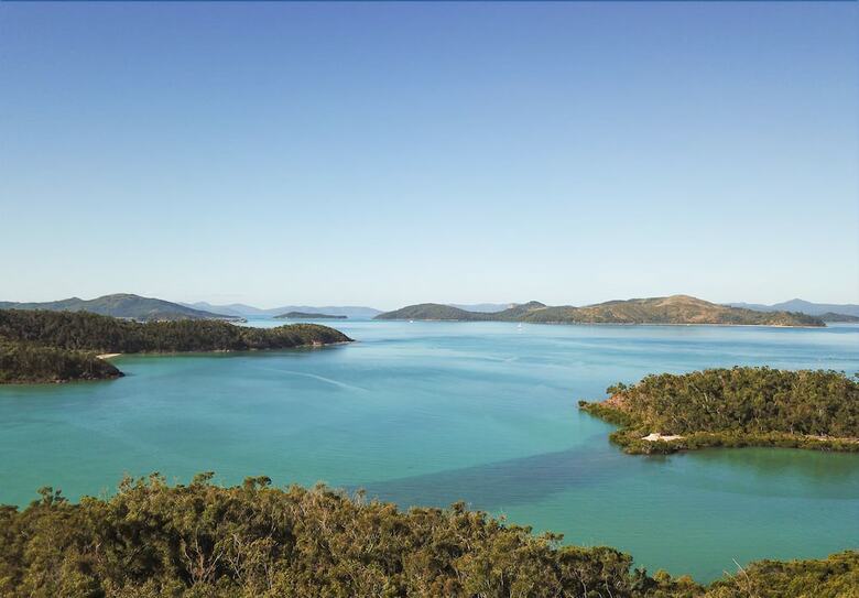 Panoramic Paradise On Shute