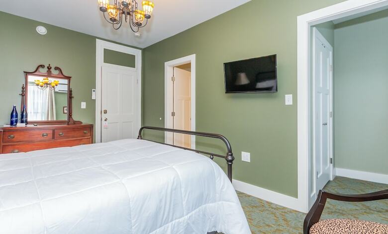 Historic Hotel Broadalbin