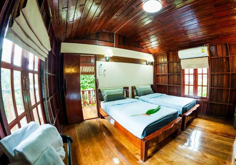 Hotel Akantuka Homestay