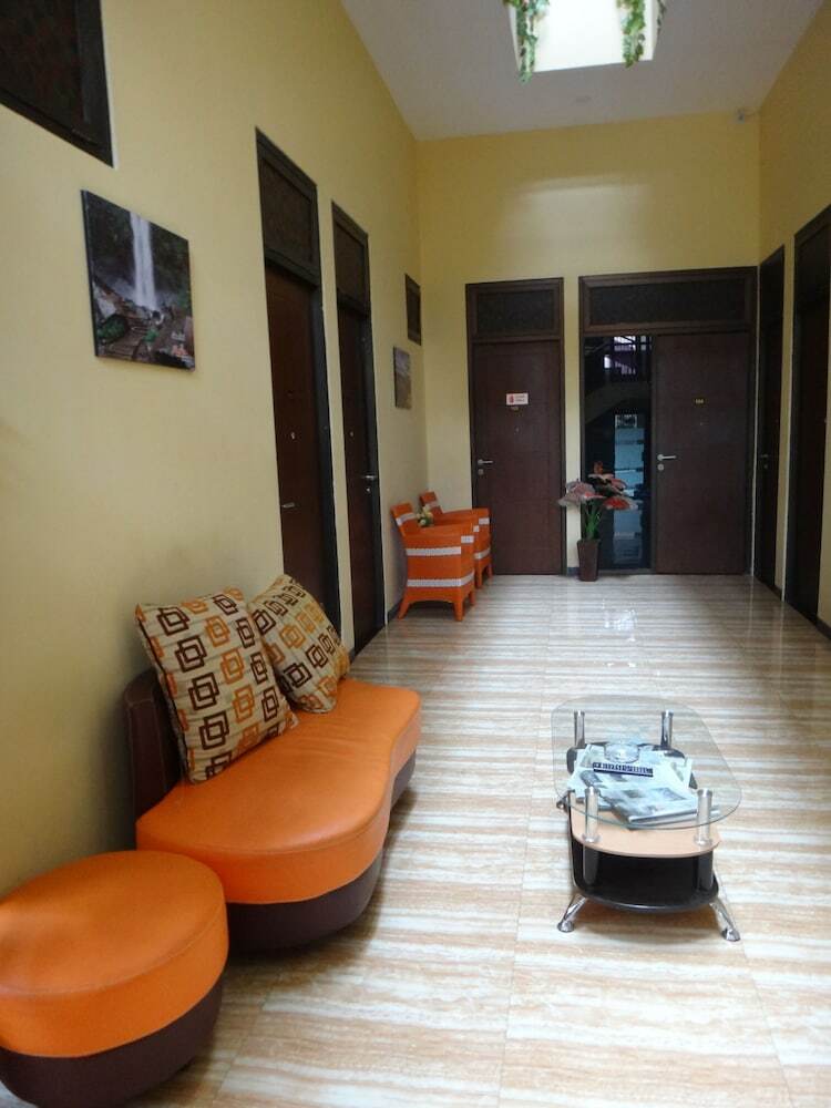 Hotel Front One Inn Malang