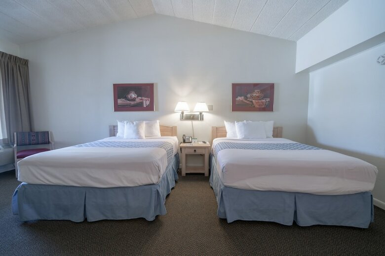 Hotel White's City Cavern Inn