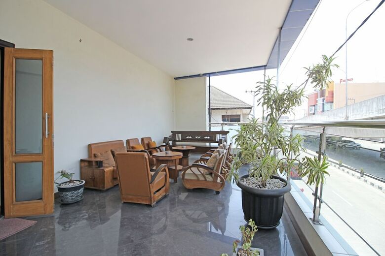Hotel Reddoorz Near Uns Solo