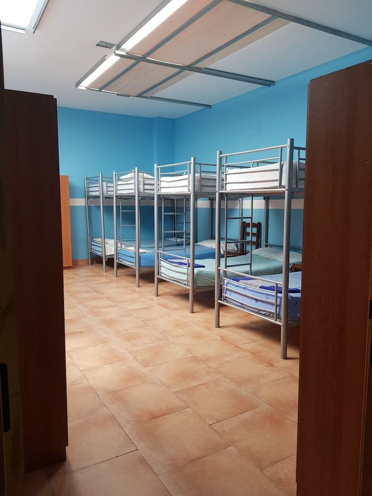 Hostal Albergue Kortarixar