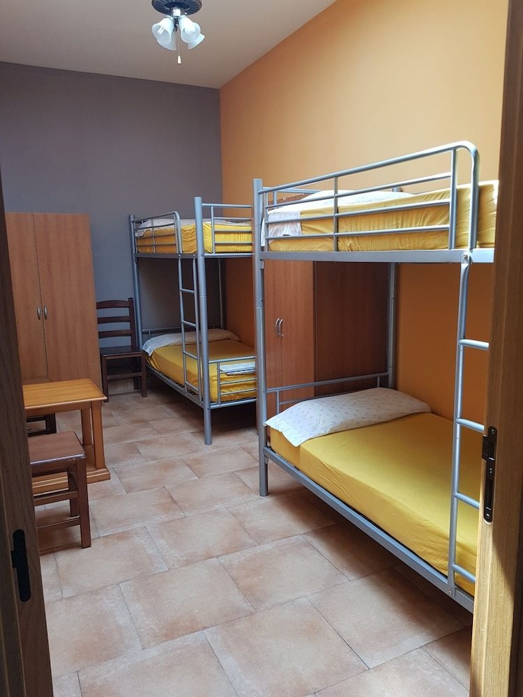 Hostal Albergue Kortarixar