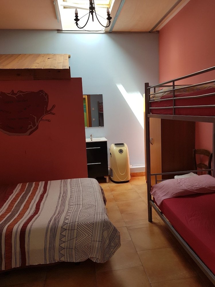 Hostal Albergue Kortarixar