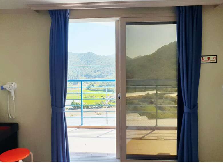 Black Beach Pension