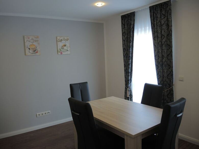 Merkel Villa Apartamente