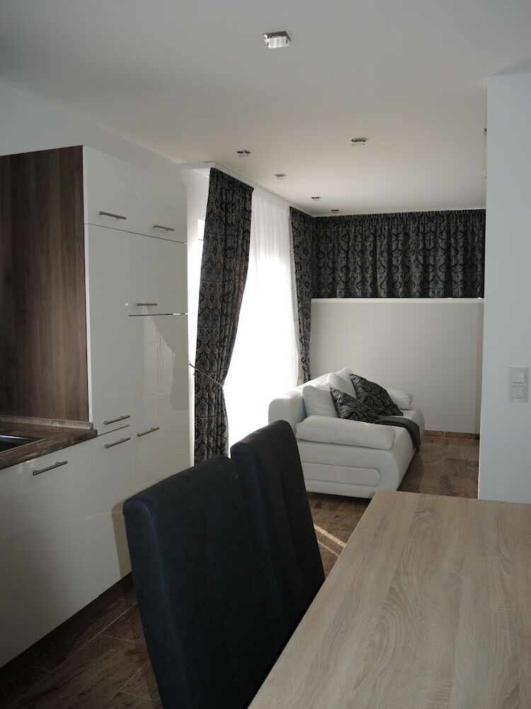 Merkel Villa Apartamente