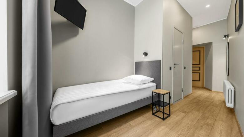 Meriton Old Town Hotel