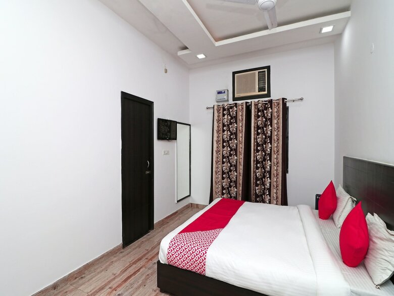 Hotel Oyo 16080 The Royal Orchid