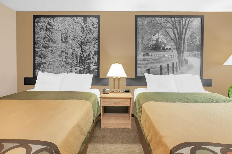 Hotel Super 8 By Wyndham Seville