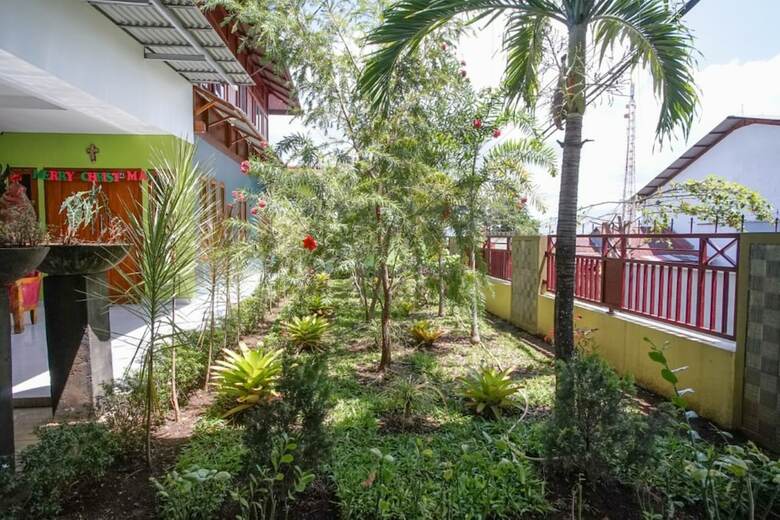 Hotel Rumah Kost Maple Winangun