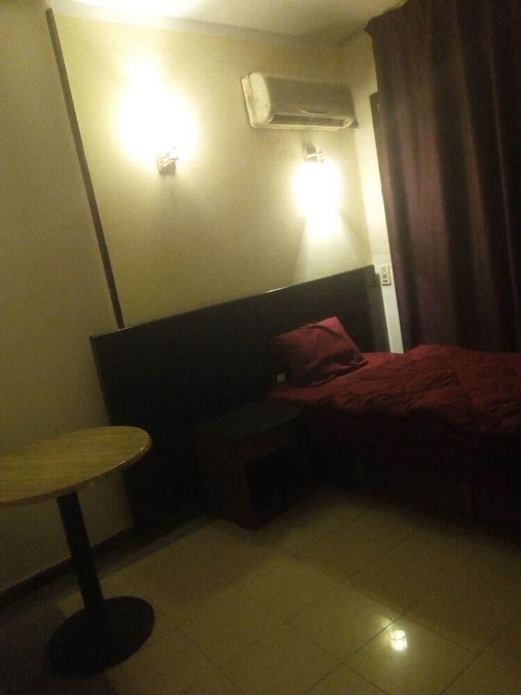 Hotel Oasis Hostel