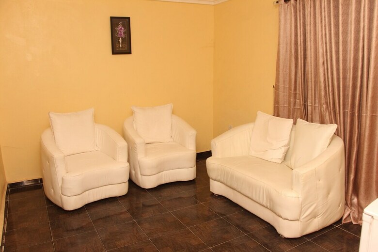 Twins Palace Hotel