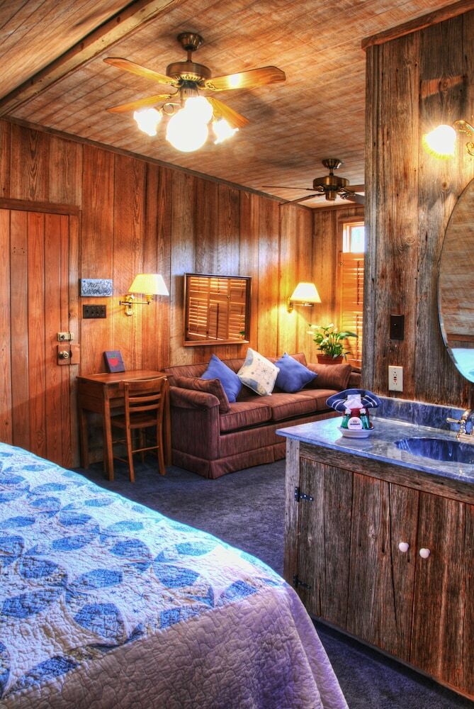 Kuebler Waldrip Haus Bed And Breakfast