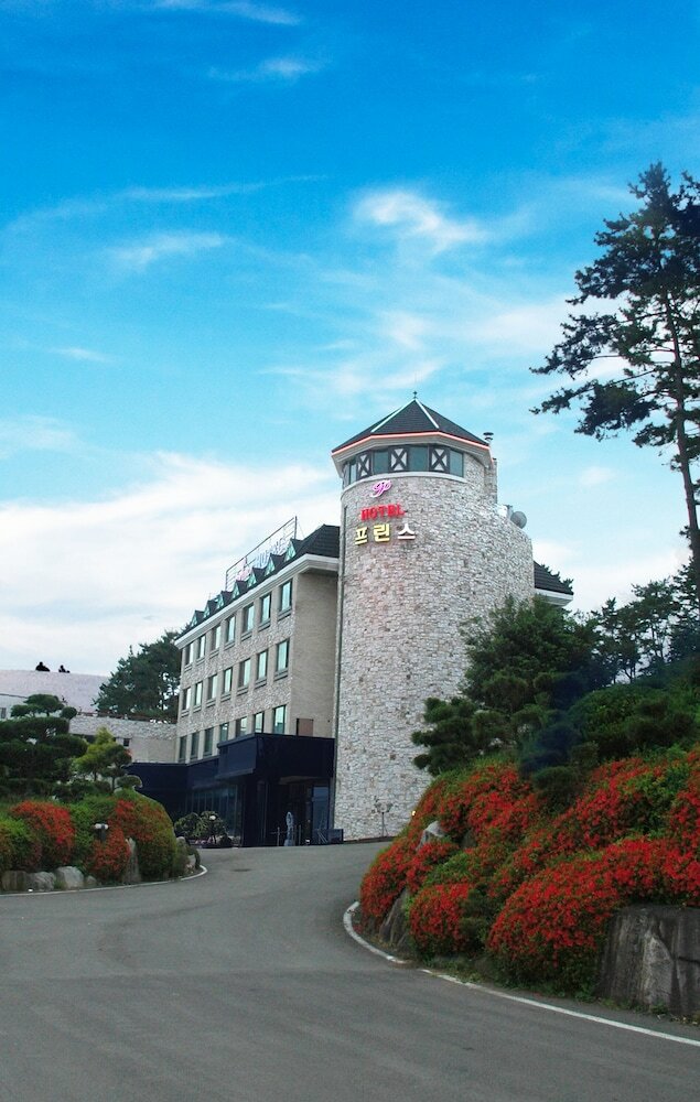 Prince Hotel