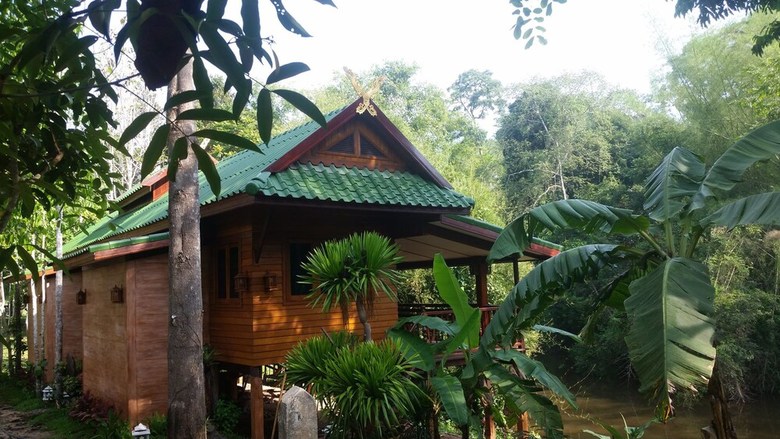 Hotel Riverside Home