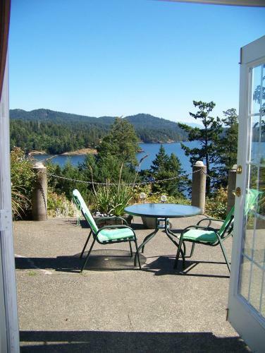 Moonlit Cove B&B