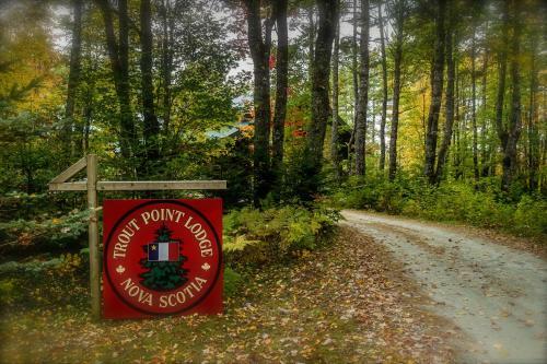 Hotel Trout Point Lodge Of Nova Scotia