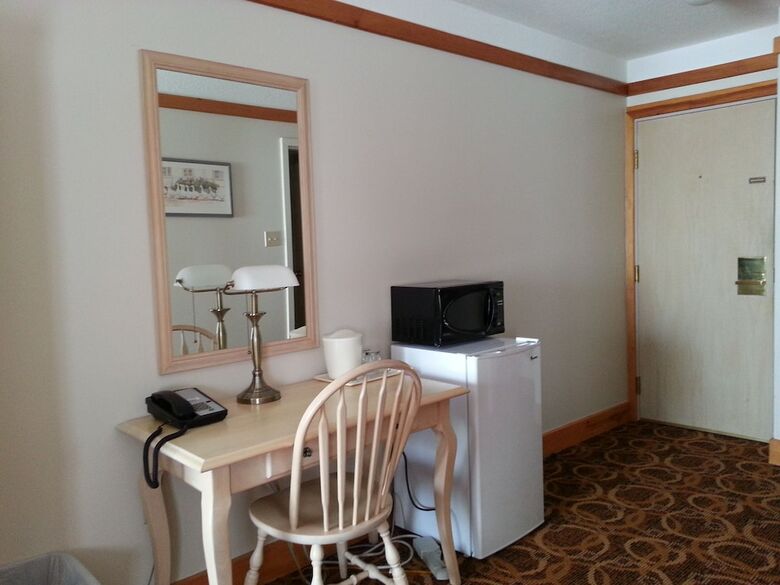 Granite Town Hotel